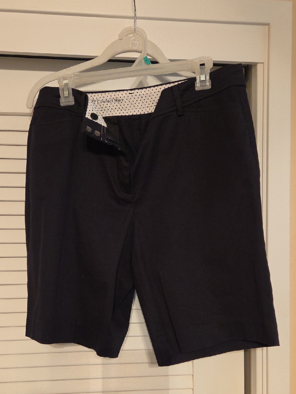 Talbots Black Women's Perfect Short Bermuda Size 10.